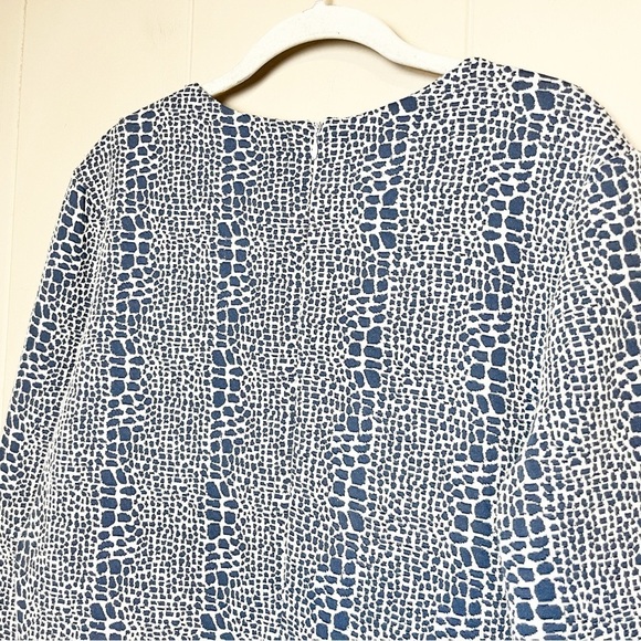 Tyler Boe Long Sleeve Peplum Sheath Dress large blue reptile V neck stretch knit - Picture 5 of 12